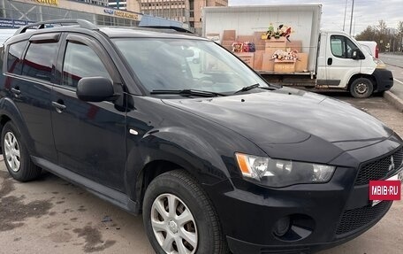Mitsubishi Outlander III рестайлинг 3, 2011 год, 950 000 рублей, 2 фотография