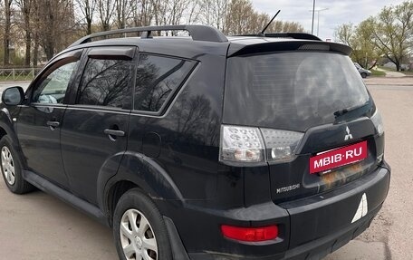 Mitsubishi Outlander III рестайлинг 3, 2011 год, 950 000 рублей, 5 фотография