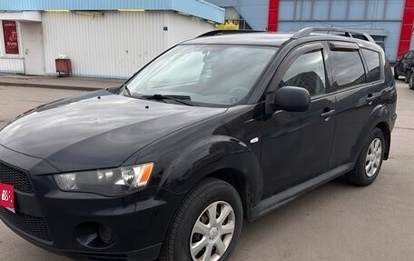 Mitsubishi Outlander III рестайлинг 3, 2011 год, 950 000 рублей, 1 фотография