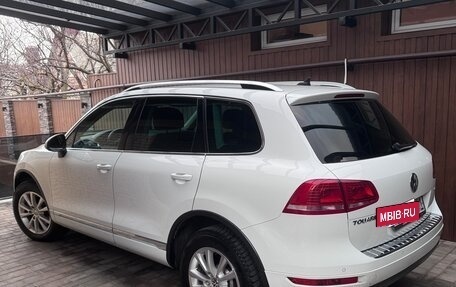 Volkswagen Touareg III, 2014 год, 2 800 000 рублей, 2 фотография