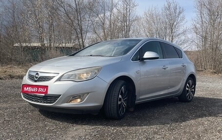 Opel Astra J, 2010 год, 750 000 рублей, 2 фотография
