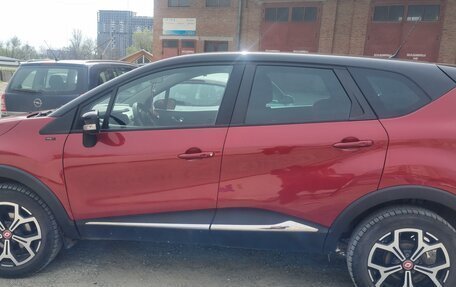 Renault Kaptur I рестайлинг, 2019 год, 1 600 000 рублей, 4 фотография