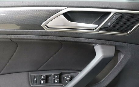 Volkswagen Tiguan II, 2019 год, 2 649 000 рублей, 10 фотография