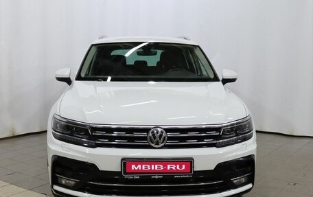 Volkswagen Tiguan II, 2019 год, 2 649 000 рублей, 2 фотография