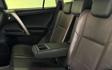 Toyota RAV4, 2014 год, 1 850 000 рублей, 14 фотография