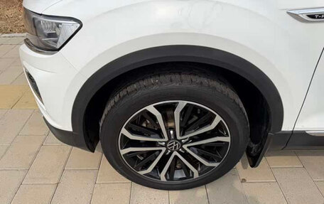 Volkswagen T-Roc I, 2021 год, 1 650 000 рублей, 18 фотография