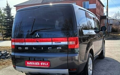 Mitsubishi Delica D:5 I, 2009 год, 1 850 000 рублей, 3 фотография