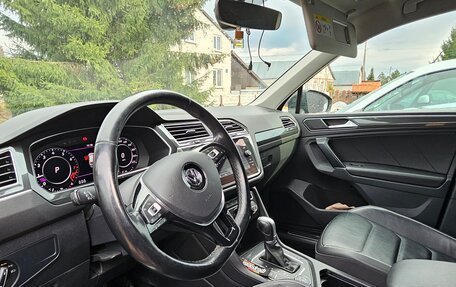Volkswagen Tiguan II, 2017 год, 2 370 000 рублей, 12 фотография