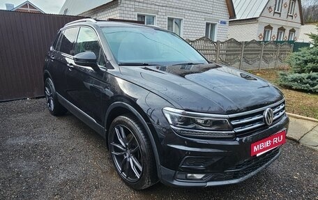 Volkswagen Tiguan II, 2017 год, 2 370 000 рублей, 2 фотография