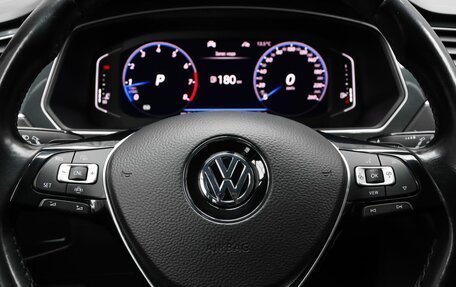 Volkswagen Tiguan II, 2019 год, 2 999 000 рублей, 11 фотография