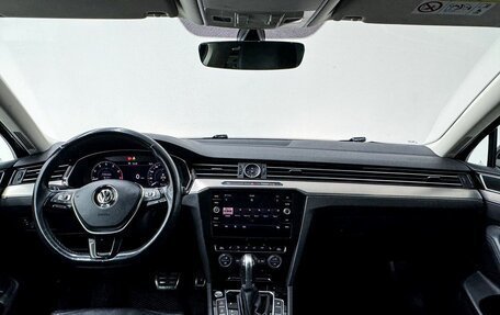 Volkswagen Passat B8 рестайлинг, 2019 год, 1 990 000 рублей, 8 фотография