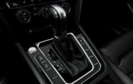 Volkswagen Passat B8 рестайлинг, 2019 год, 1 990 000 рублей, 14 фотография