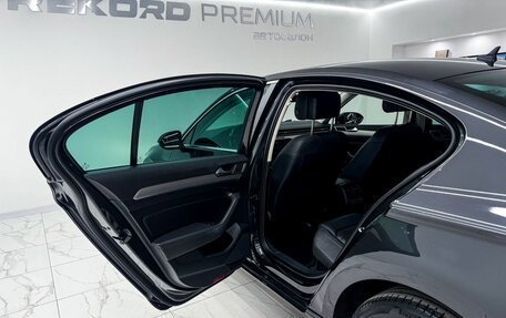 Volkswagen Passat B8 рестайлинг, 2019 год, 1 990 000 рублей, 20 фотография