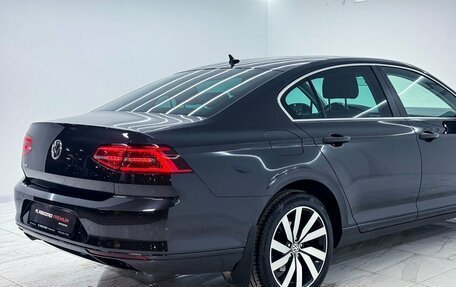 Volkswagen Passat B8 рестайлинг, 2019 год, 1 990 000 рублей, 24 фотография