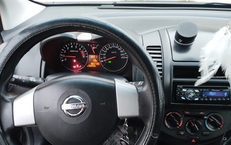 Nissan Note II рестайлинг, 2011 год, 700 000 рублей, 4 фотография