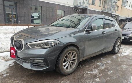 BMW 1 серия, 2021 год, 1 780 000 рублей, 1 фотография