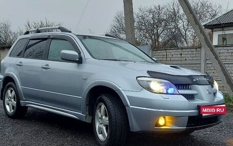 Mitsubishi Outlander III рестайлинг 3, 2005 год, 690 000 рублей, 1 фотография