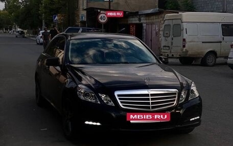 Mercedes-Benz E-Класс, 2011 год, 1 300 000 рублей, 2 фотография