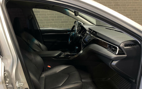 Toyota Camry, 2020 год, 3 135 000 рублей, 10 фотография