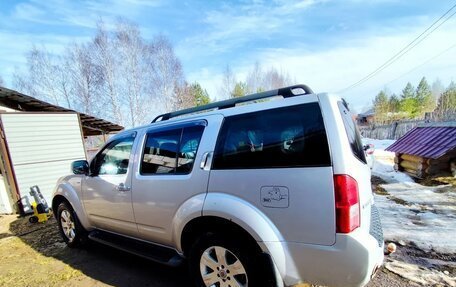 Nissan Pathfinder, 2010 год, 1 070 000 рублей, 2 фотография