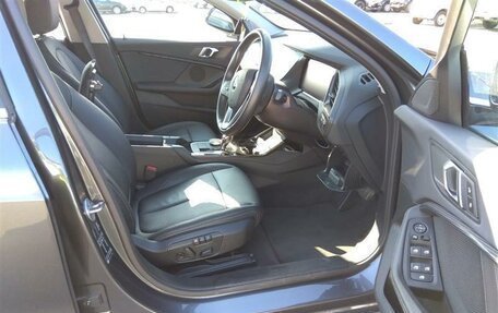 BMW 1 серия, 2021 год, 1 780 000 рублей, 4 фотография