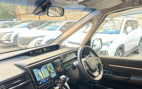 Honda Stepwgn IV, 2017 год, 1 800 000 рублей, 14 фотография