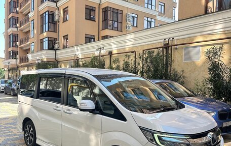 Honda Stepwgn IV, 2017 год, 1 800 000 рублей, 4 фотография