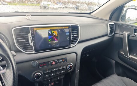 KIA Sportage IV рестайлинг, 2018 год, 1 890 000 рублей, 6 фотография