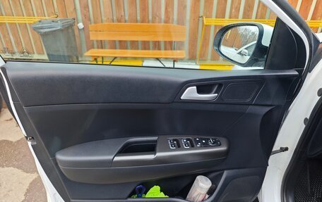 KIA Sportage IV рестайлинг, 2018 год, 1 890 000 рублей, 13 фотография