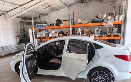 Hyundai Solaris II рестайлинг, 2014 год, 950 000 рублей, 8 фотография