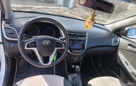 Hyundai Solaris II рестайлинг, 2014 год, 950 000 рублей, 17 фотография