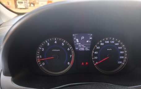 Hyundai Solaris II рестайлинг, 2014 год, 950 000 рублей, 32 фотография