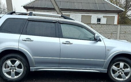 Mitsubishi Outlander III рестайлинг 3, 2005 год, 690 000 рублей, 3 фотография