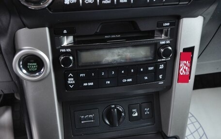 Toyota Land Cruiser Prado 150 рестайлинг 2, 2012 год, 2 470 000 рублей, 15 фотография