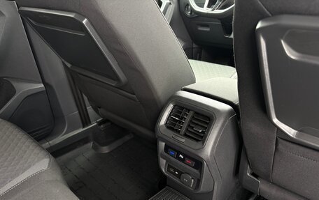 Volkswagen Tiguan II, 2020 год, 2 399 000 рублей, 16 фотография