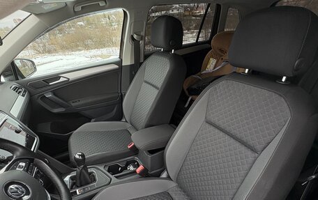 Volkswagen Tiguan II, 2020 год, 2 399 000 рублей, 20 фотография