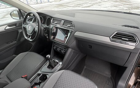 Volkswagen Tiguan II, 2020 год, 2 399 000 рублей, 22 фотография