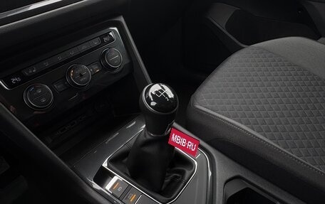 Volkswagen Tiguan II, 2020 год, 2 399 000 рублей, 14 фотография