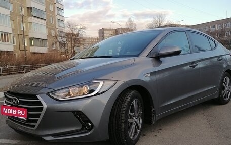 Hyundai Elantra VI рестайлинг, 2018 год, 1 670 000 рублей, 4 фотография
