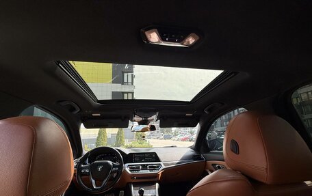 BMW 3 серия, 2019 год, 2 890 000 рублей, 21 фотография