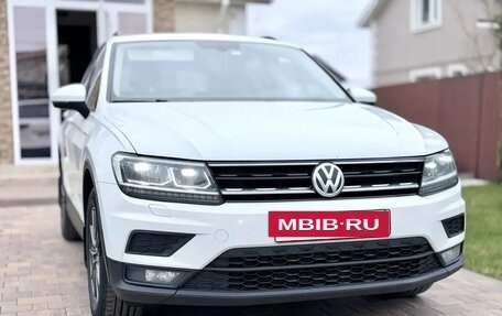 Volkswagen Tiguan II, 2019 год, 2 100 000 рублей, 2 фотография