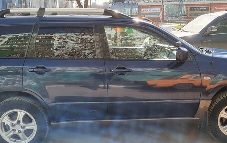 Mitsubishi Outlander III рестайлинг 3, 2003 год, 550 000 рублей, 6 фотография