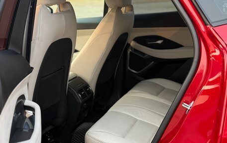 Jaguar E-Pace, 2018 год, 2 700 000 рублей, 9 фотография