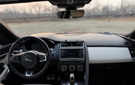 Jaguar E-Pace, 2018 год, 2 700 000 рублей, 10 фотография