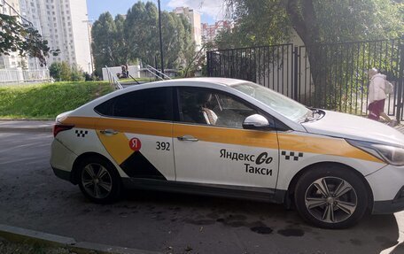 Hyundai Solaris II рестайлинг, 2018 год, 1 000 000 рублей, 3 фотография