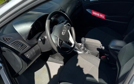 Hyundai Solaris II рестайлинг, 2013 год, 600 000 рублей, 12 фотография