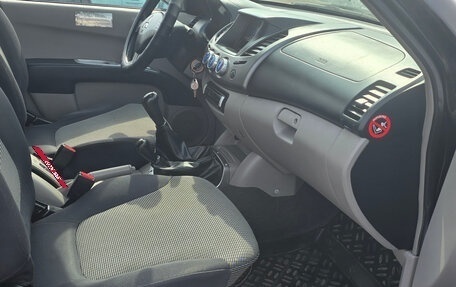 Mitsubishi L200 IV рестайлинг, 2006 год, 1 199 000 рублей, 3 фотография