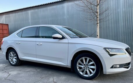 Skoda Superb III рестайлинг, 2016 год, 1 800 000 рублей, 1 фотография
