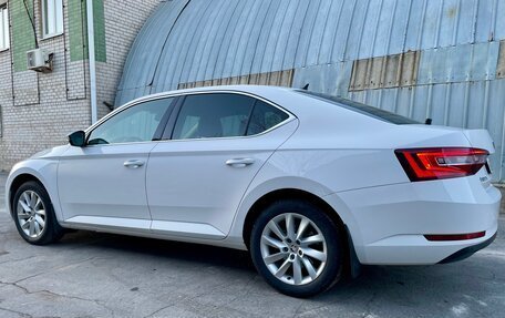 Skoda Superb III рестайлинг, 2016 год, 1 800 000 рублей, 4 фотография