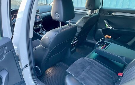 Skoda Superb III рестайлинг, 2016 год, 1 800 000 рублей, 10 фотография